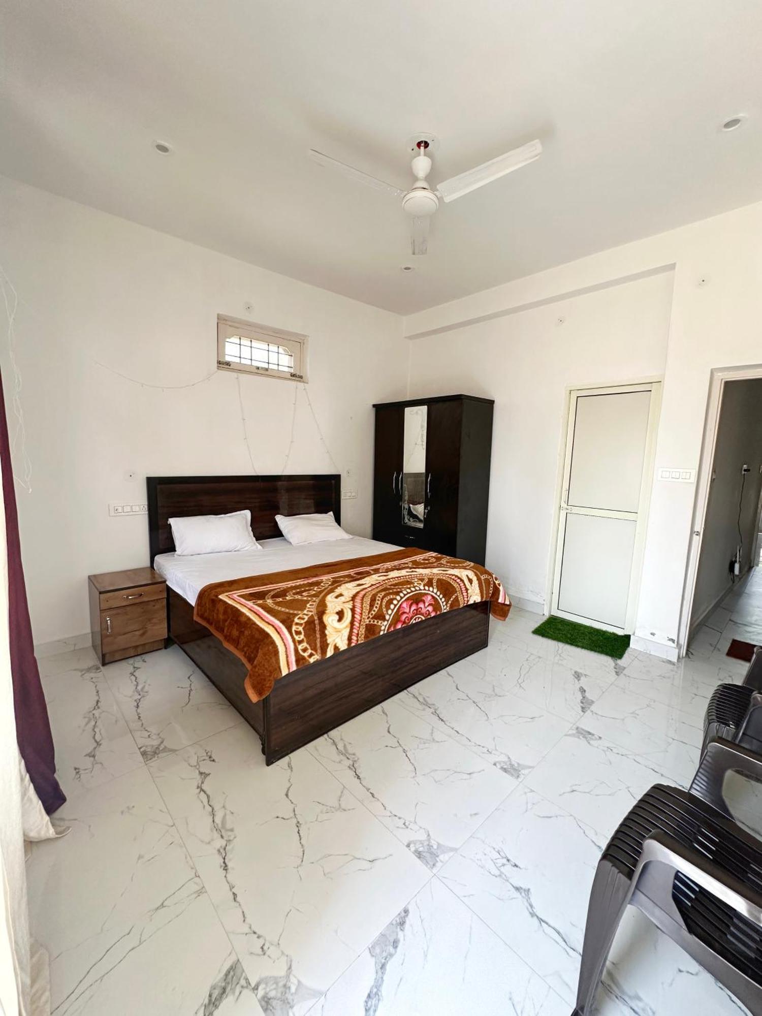 Baseraa Bir - 4Bhk Home Екстериор снимка